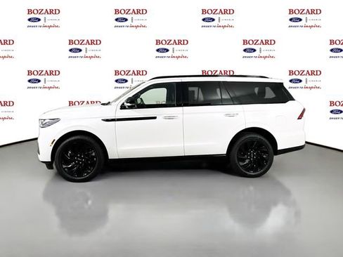 New 2025 Lincoln Navigator Reserve w/ Jet Appearance Package image 4