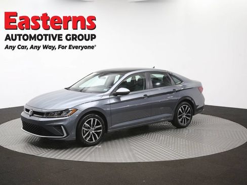 Used 2025 Volkswagen Jetta SE FWD image 55