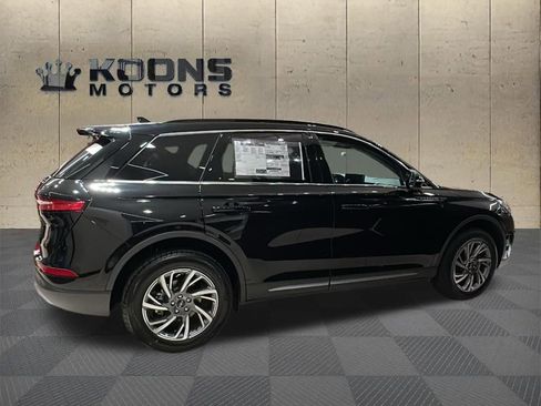 New 2026 Lincoln Corsair Premiere image 3