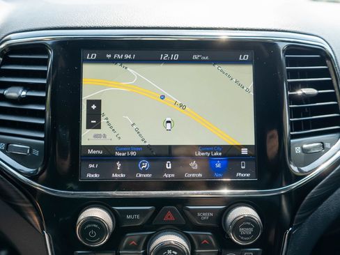 Used 2019 Jeep Grand Cherokee Altitude AWD/4WD image 23