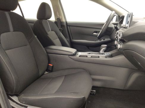Used 2025 Nissan Sentra SV FWD image 21