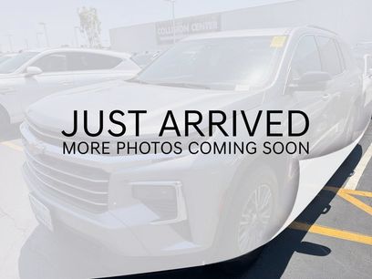 Used 2024 Chevrolet Traverse LT w/ LPO, Floor Liner Package