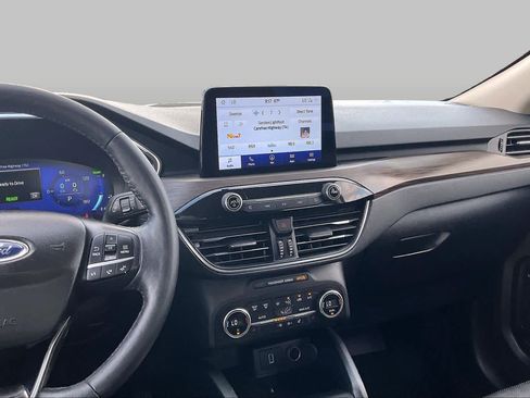 Used 2020 Ford Escape Titanium FWD image 7