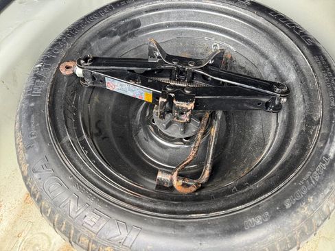 Used 2019 Toyota Yaris LE image 26