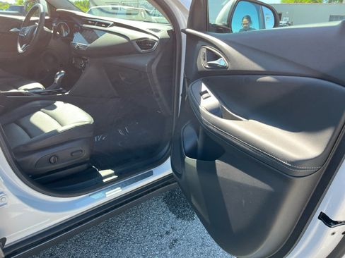 Used 2022 Buick Encore GX Essence w/ Experience Buick Package AWD/4WD image 32