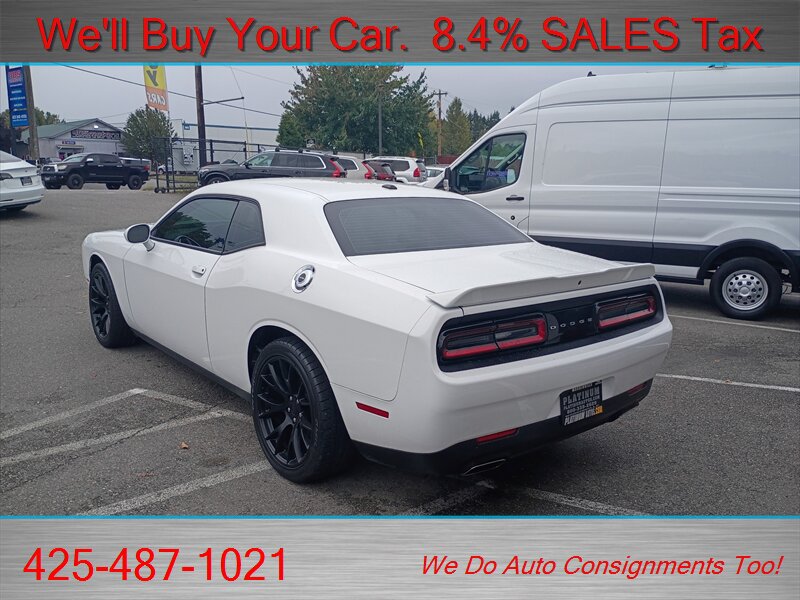 Used 2019 Dodge Challenger SXT RWD image 8