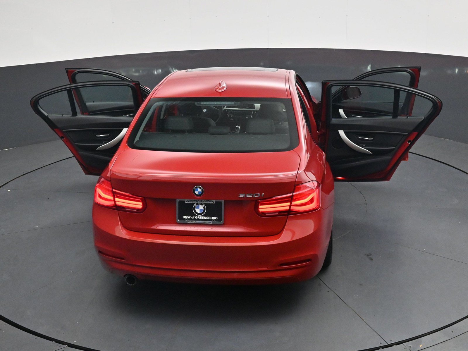Used 2018 BMW 320i Sedan w/ Convenience Package RWD image 38