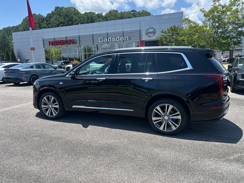 Used 2022 Cadillac XT6 Premium Luxury FWD image 7