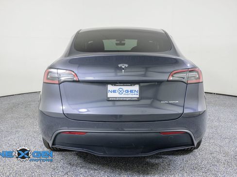 Used 2022 Tesla Model Y Long Range AWD/4WD image 6