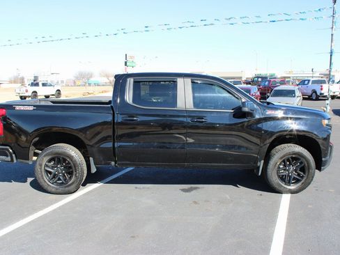 Used 2020 Chevrolet Silverado 1500 LT Trail Boss AWD/4WD image 9