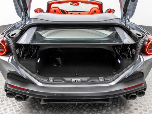 Certified 2019 Ferrari Portofino RWD image 39