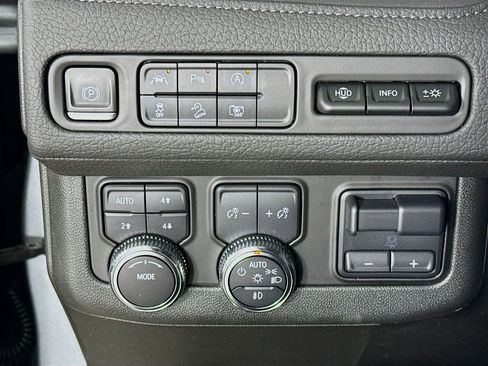 Used 2023 GMC Yukon XL Denali w/ Max Trailering Package AWD/4WD image 12