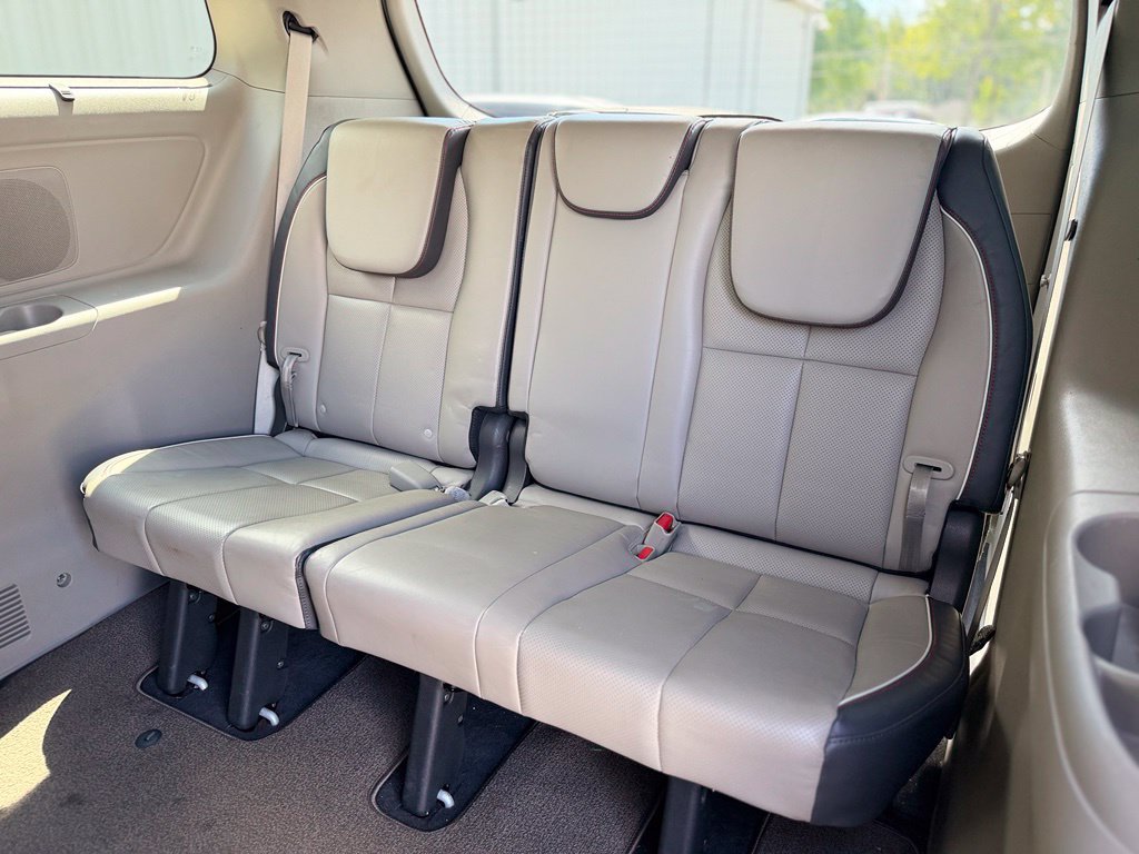 Used 2017 Kia Sedona LX w/ LX Essentials Premium Package FWD image 23