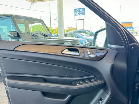 Used 2017 Mercedes-Benz GLS 450 4MATIC image 19