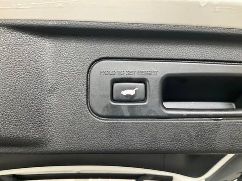 Certified 2025 Honda Pilot Black Edition image 21