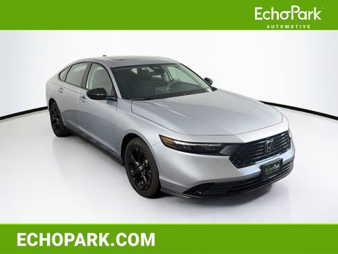 Used 2025 Honda Accord SE image 1