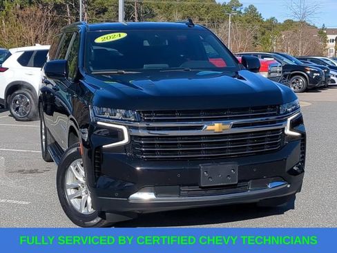 Used 2024 Chevrolet Suburban LT image 2