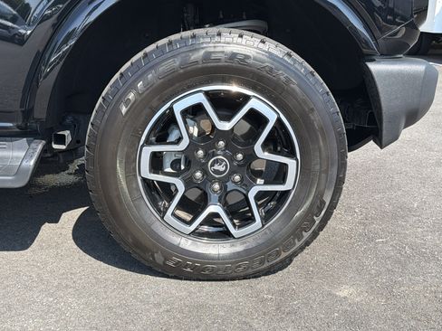 Used 2025 Ford Bronco Outer Banks AWD/4WD image 13