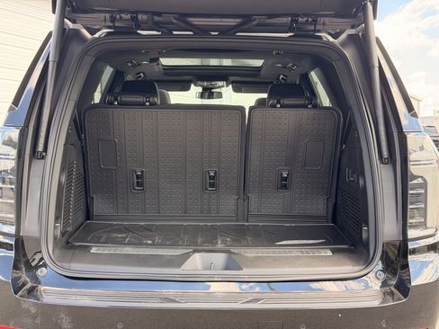Used 2026 Chevrolet Tahoe Premier w/ Sun And Tow Package AWD/4WD image 32