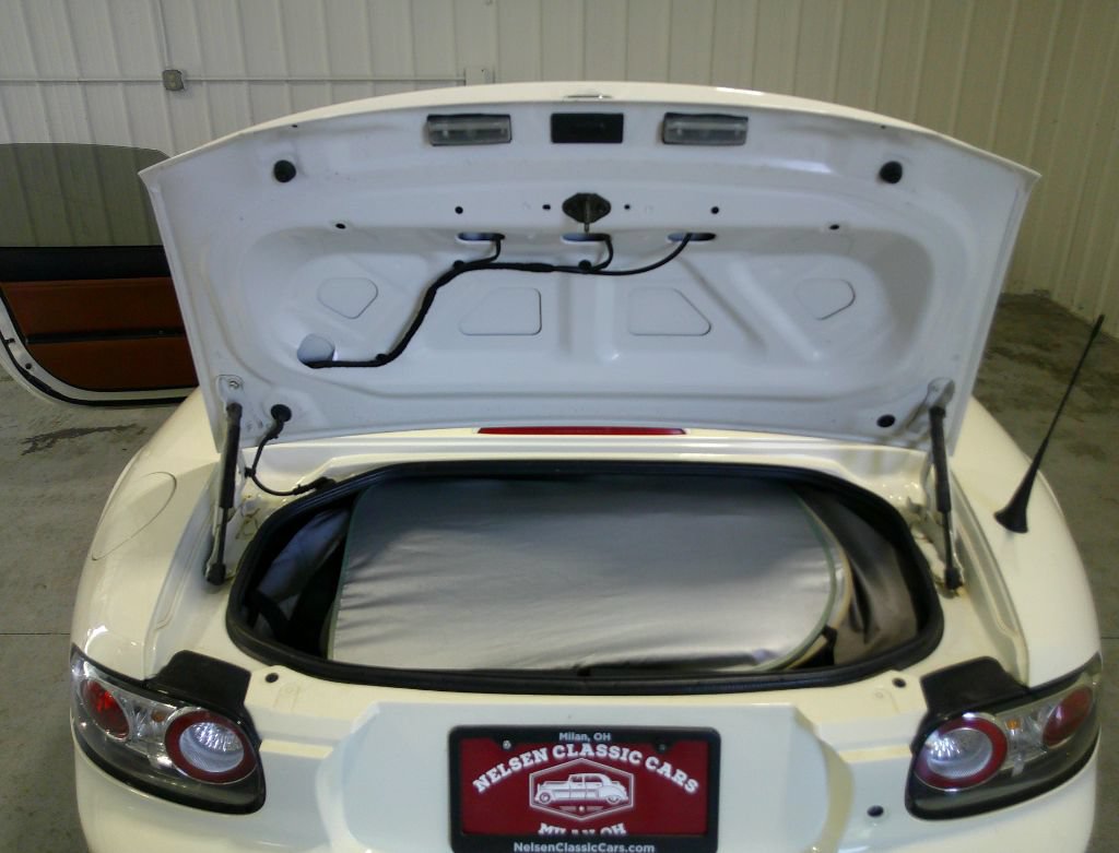Used 2007 MAZDA MX-5 Miata Grand Touring w/ Premium Pkg RWD image 31