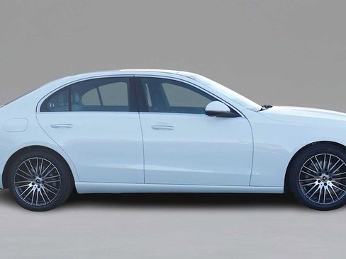 Used 2026 Mercedes-Benz C 300 4MATIC Sedan image 4