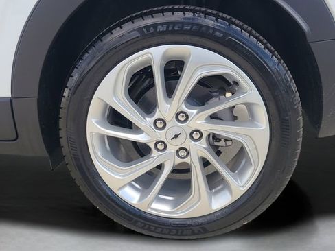 New 2027 Chevrolet Bolt LT w/ Comfort Package image 7