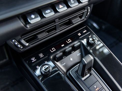 Certified 2022 Porsche 911 50th Anniversary Edition image 41