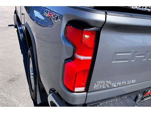 Used 2025 Chevrolet Silverado 3500 LTZ AWD/4WD image 30