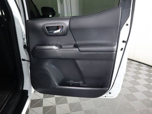 Used 2023 Toyota Tacoma TRD Sport image 28