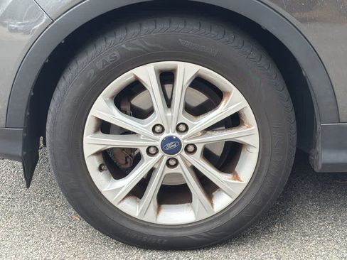 Used 2017 Ford Escape SE w/ Equipment Group 201A image 7