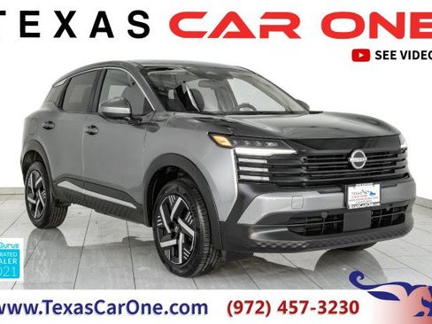 Used 2025 Nissan Kicks SV image 1