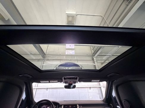 Used 2018 Land Rover Range Rover Sport HSE AWD/4WD image 37