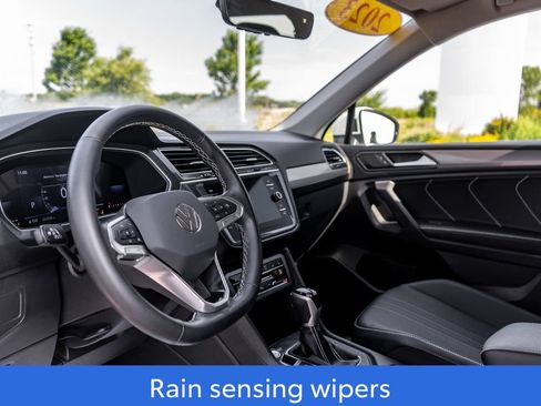 Used 2023 Volkswagen Tiguan SE FWD image 19
