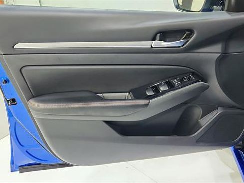 Certified 2025 Nissan Altima 2.5 SR FWD image 19