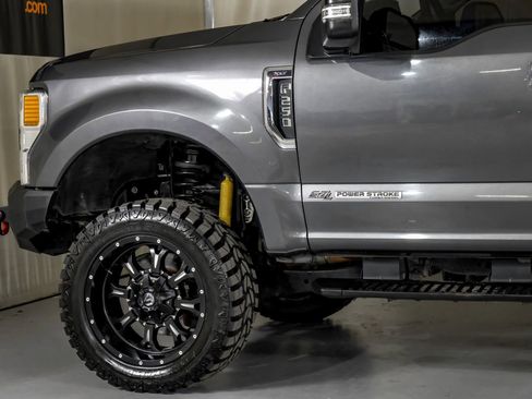 Used 2020 Ford F250 XLT image 12