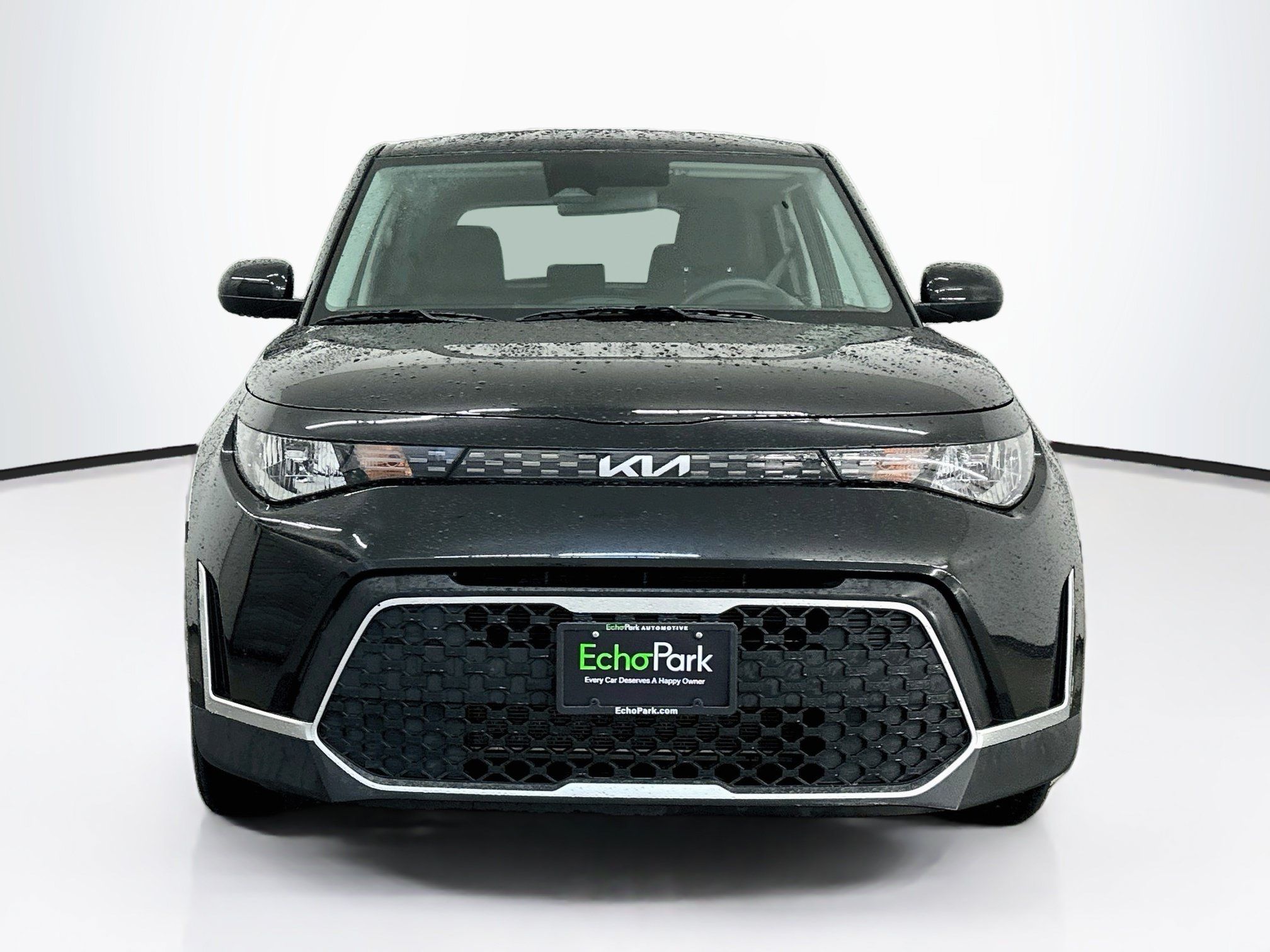Used 2024 Kia Soul LX w/ Option Group 015 FWD image 2