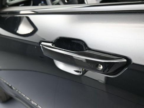 Used 2023 Jeep Grand Cherokee Limited w/ Black Appearance Package image 35