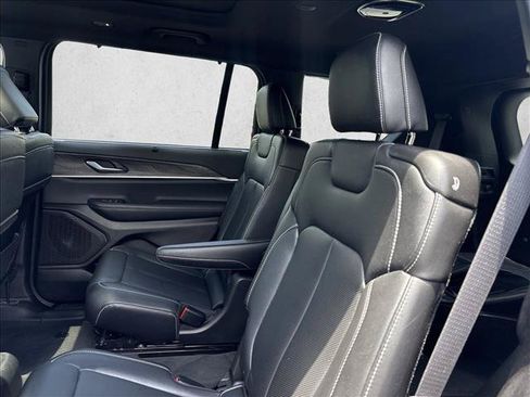Used 2024 Jeep Grand Cherokee L Limited w/ Luxury Tech Group II AWD/4WD image 20