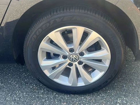 Used 2020 Volkswagen Golf 4-Door image 11