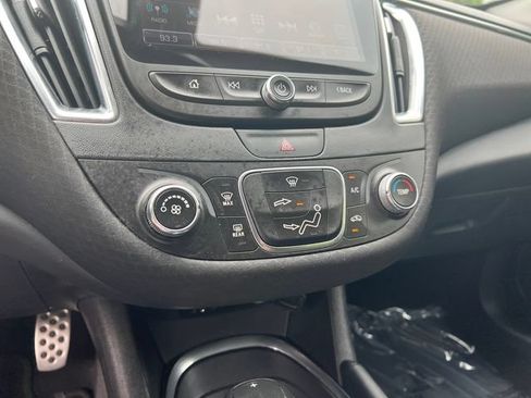 Used 2016 Chevrolet Malibu LT FWD image 28