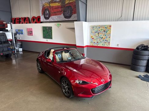 Used 2019 MAZDA MX-5 Miata RF Grand Touring w/ Interior Package image 40