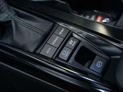 Used 2025 Toyota Camry LE image 18