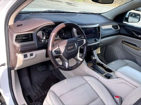 Used 2017 GMC Acadia Denali w/ Technology Package image 8