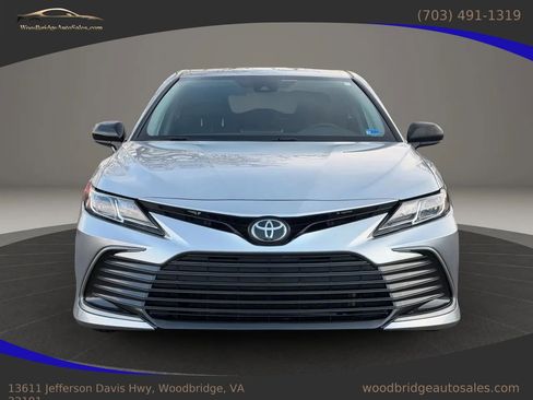 Used 2022 Toyota Camry LE image 8