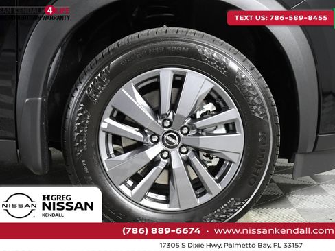 New 2024 Nissan Pathfinder SV w/ SV Premium Package image 10