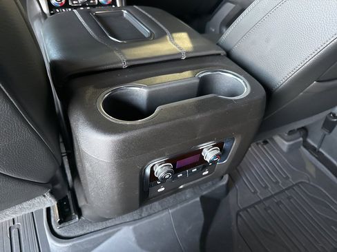 Used 2022 GMC Yukon Denali image 41