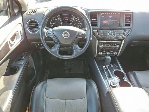 Used 2020 Nissan Pathfinder SL image 11