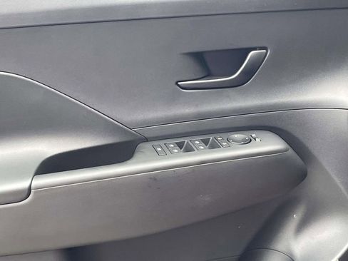 New 2026 Hyundai Kona SE image 13