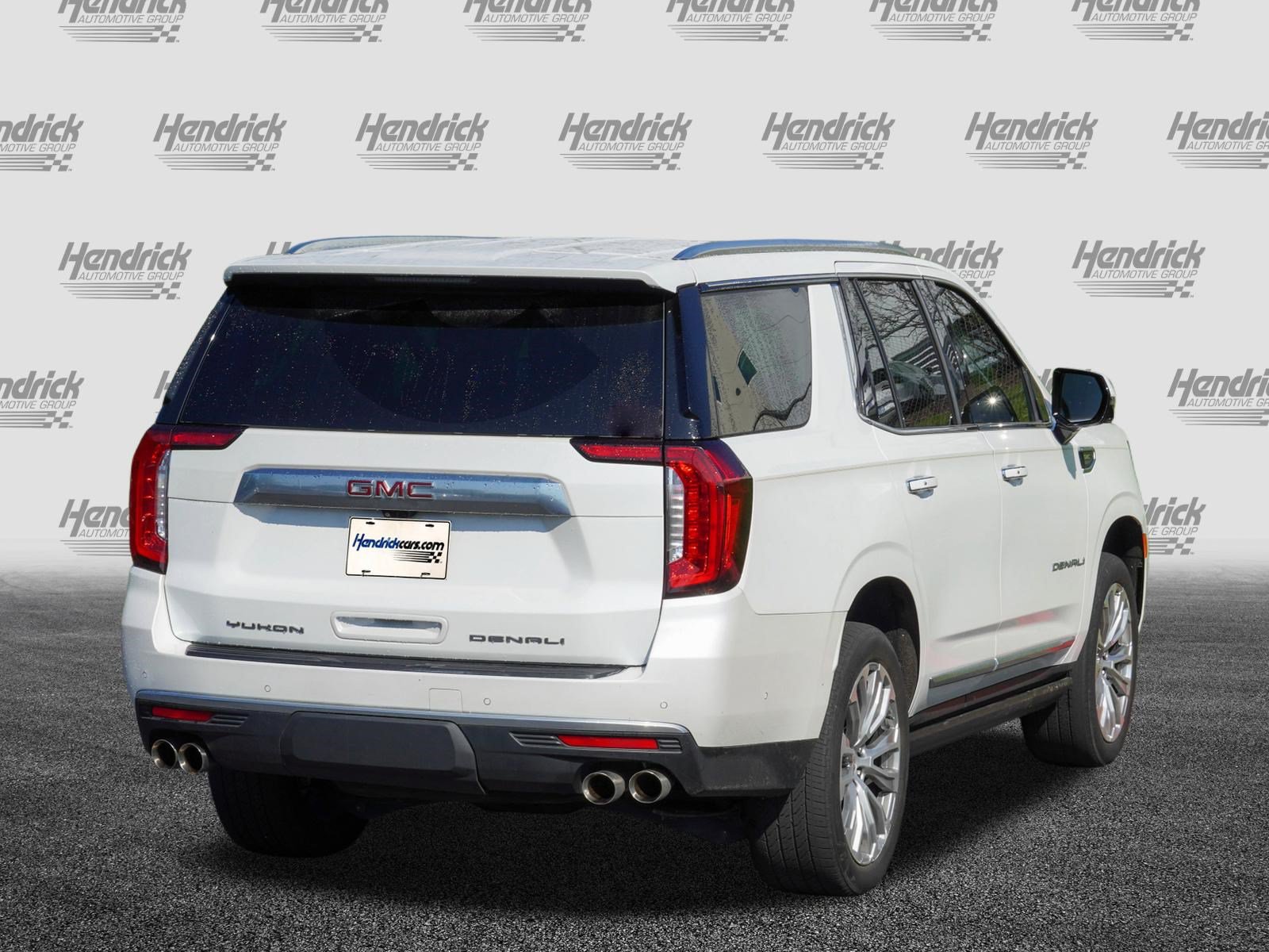 Used 2024 GMC Yukon Denali w/ Advanced Technology Package AWD/4WD image 8