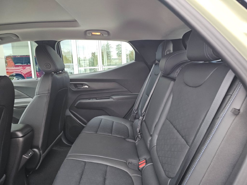 New 2027 Chevrolet Bolt LT w/ Dual Panel Sunroof Package FWD image 19
